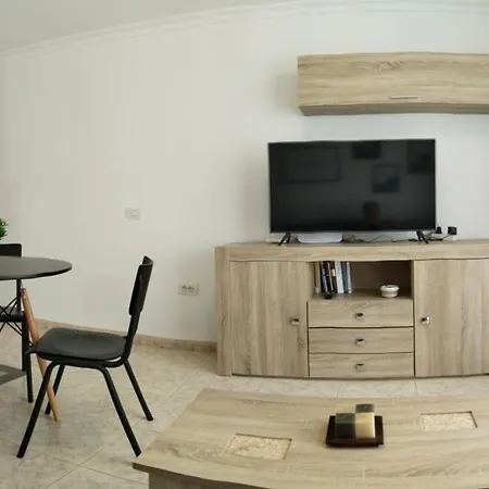 Juncos 401 Maspalomas * 普拉亚戴尔雷安格莱斯